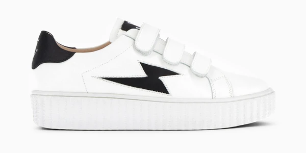 Baskets éclair Larissa blanches à détails en satin noir