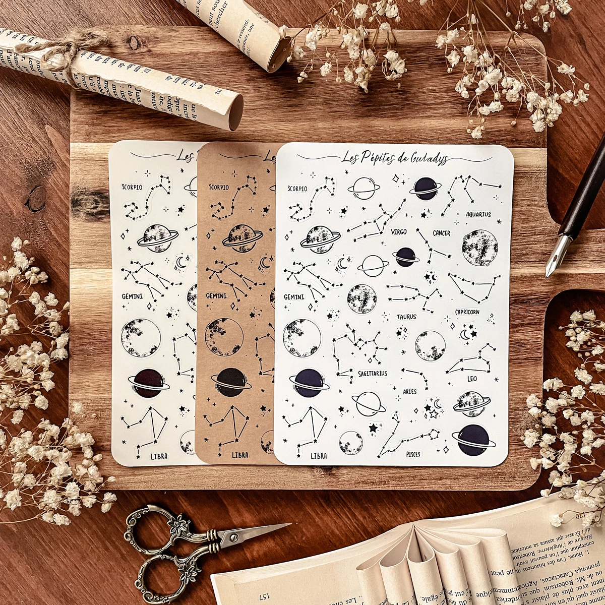 Grande planche de stickers galaxie noir et blanc