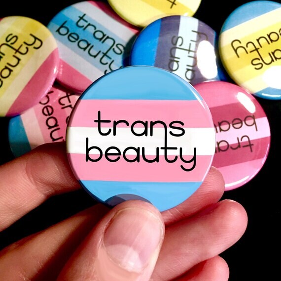 Bouton Trans Beauty // Drapeau de la Fierté // DON // Transgenre Transmasc Transfemme FTM MTF Nonbinary Pride