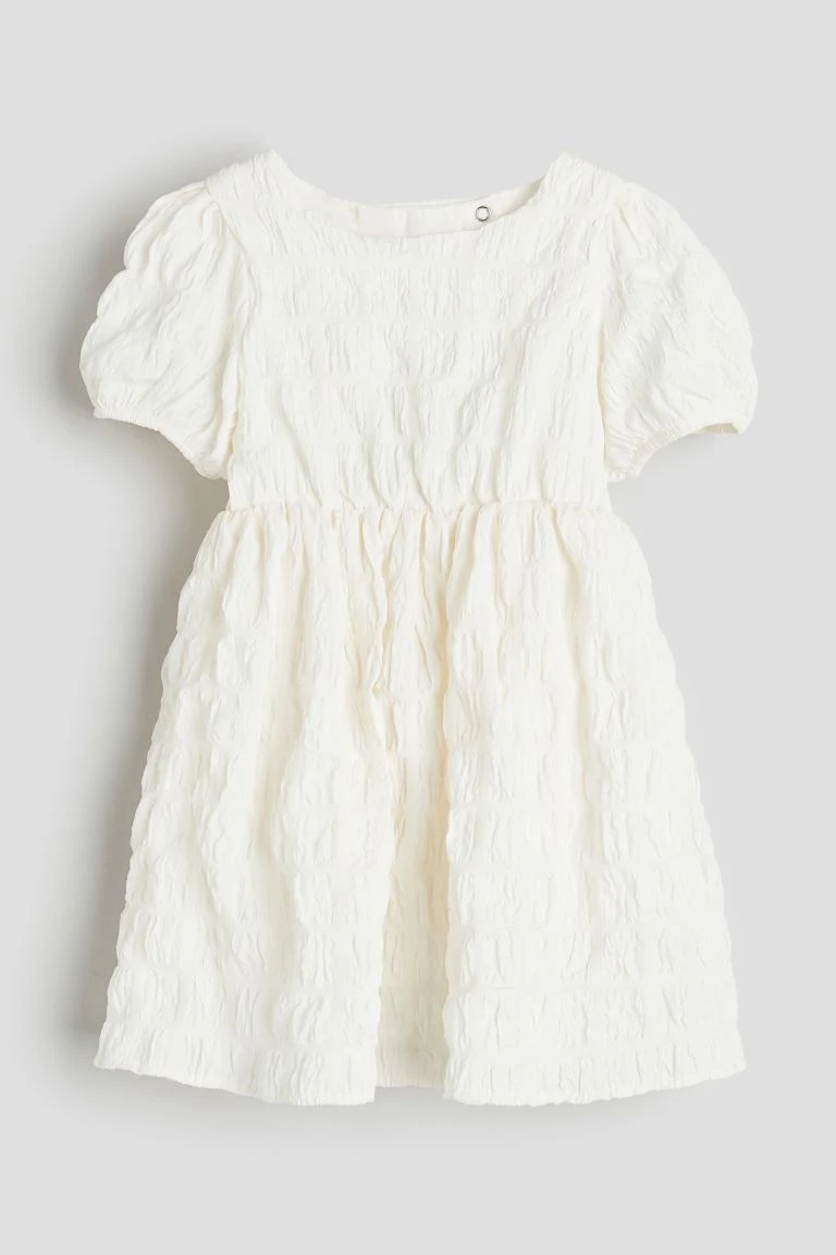 Robe à manches bouffantes