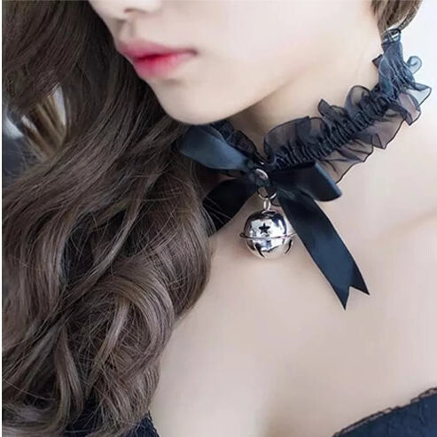 Collier à nœud accessoire de charme et séduction