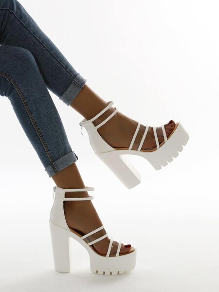 Sandales à talons épais à brides transparentes