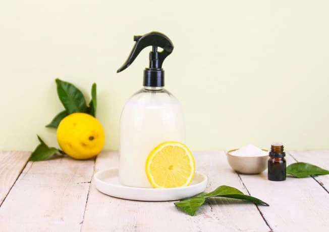 Fabrication Spray nettoyant « pschitt à tout faire »