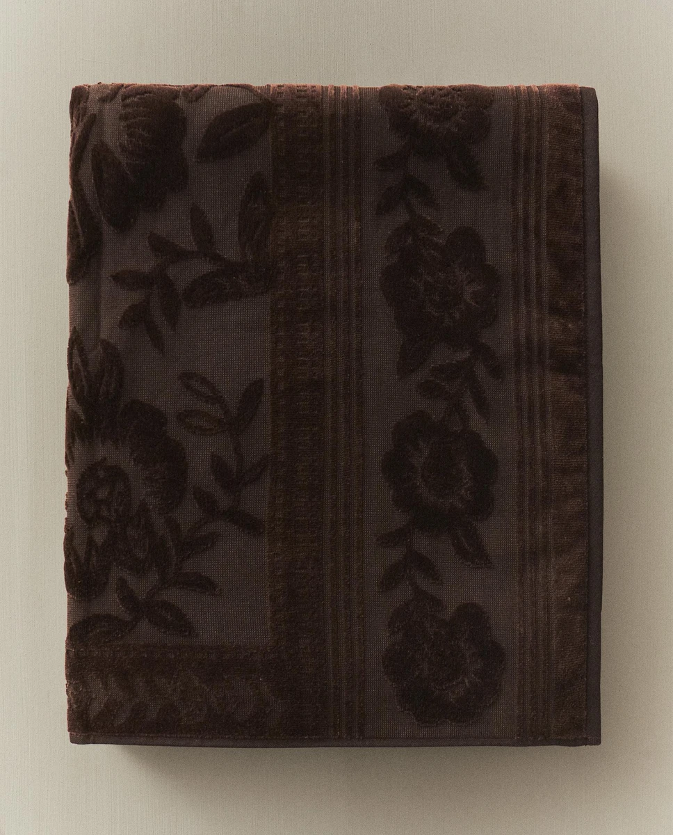 SERVIETTE DE BAIN JACQUARD VELOURS