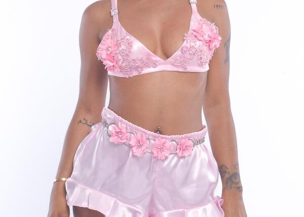 Ceinture de fleurs roses