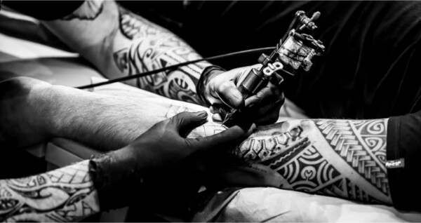 Argent pour un tatouage