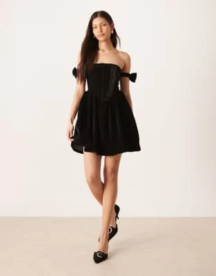 Lace & Beads - Robe courte en velours à épaules dénudées et nœuds - Noir