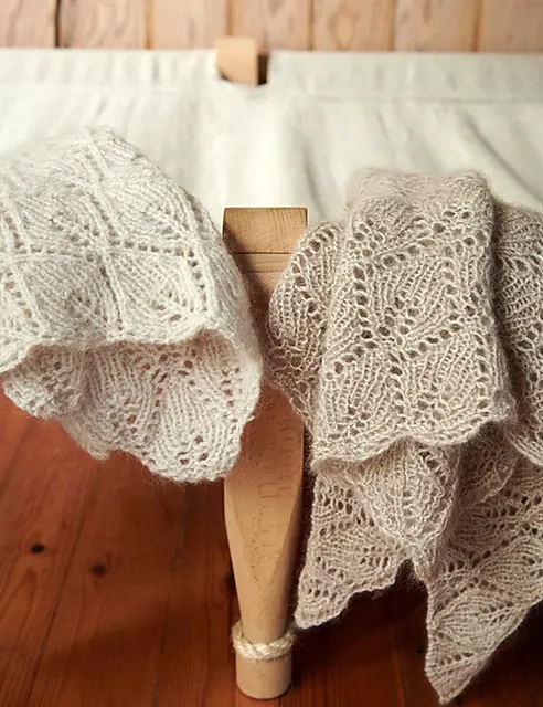 Hoja Scarf pattern by Lene Holme Samsøe