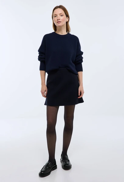 Jupe courte contenant de la laine