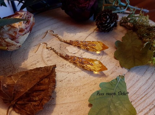 Boucles d’oreilles Larmes d’Arwen; (Cristaux Swarovski®) (jaune) dorées