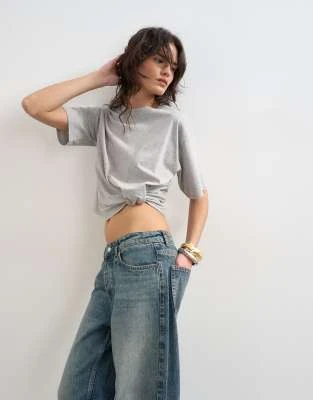 Topshop - T-shirt coupe carrée à ourlet noué - Gris