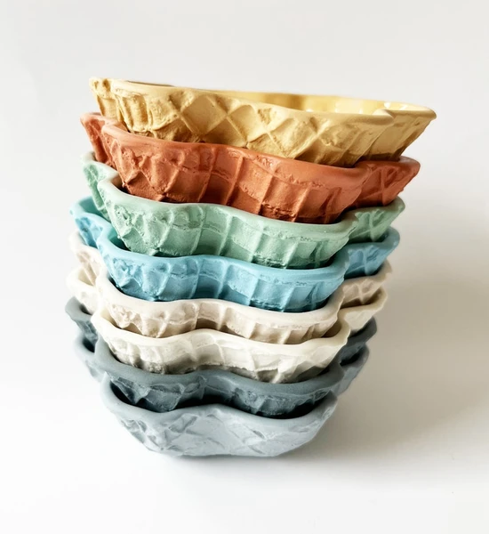 Dessert bowls / ice cream bowls with waffle pattern made of porcelain in various colors
