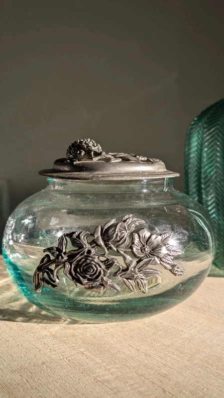 Boîte en verre vintage hérisson