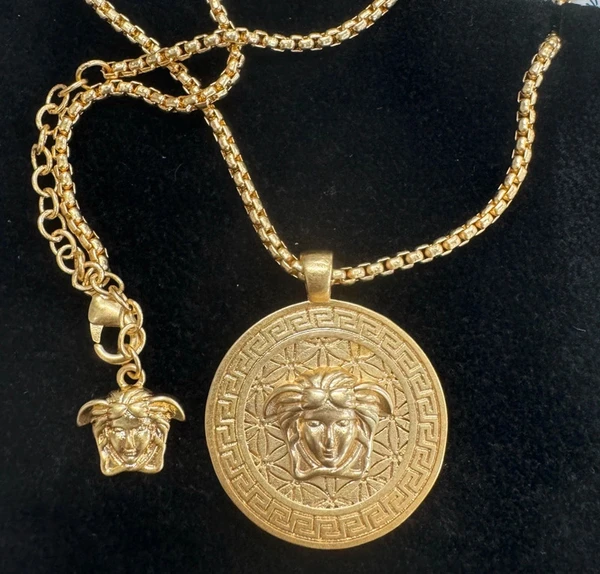 Collier Versace