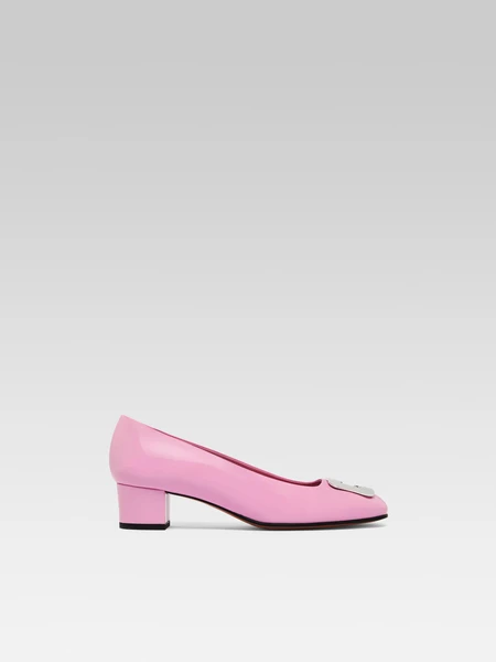 Camelia - Pink upcycled patent leather pumps with C jewel