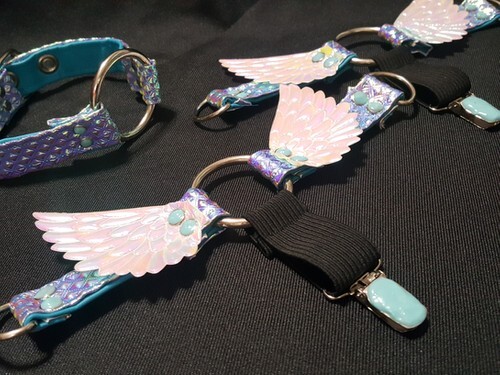 Winged garter and choker set