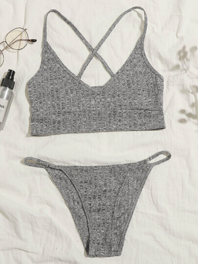Ensemble de lingerie unicolore croisé