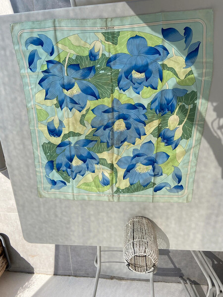 Carré de soie Hermès / foulard