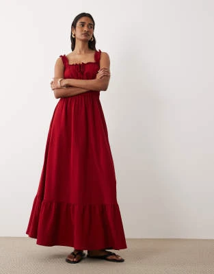 Miss Selfridge - Robe longue en crépon à détails froncés - Rouge cerise
