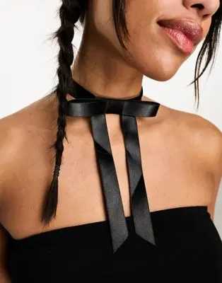 Reclaimed Vintage - Collier ras du cou en satin avec nœud - Noir | Votre wishlist sur Listy