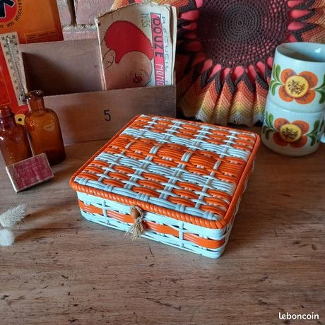 Boîte vintage en scoubidou