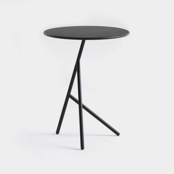 +Halle | PENNY Table