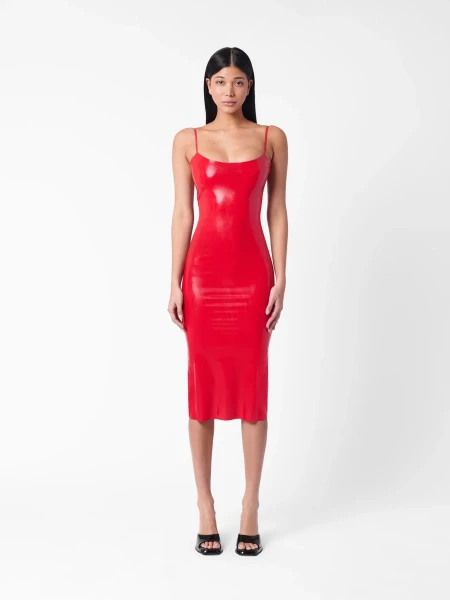 Robe mi-longue en latex rouge avec sifflet