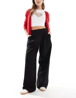 Vero Moda - Aware - Pantalon dad habillé effet drapé - Noir | ASOS