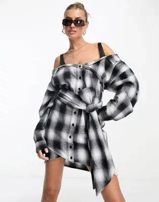 The Couture Club - Robe boutonnée sur le devant à épaules dénudées et carreaux - Noir | ASOS