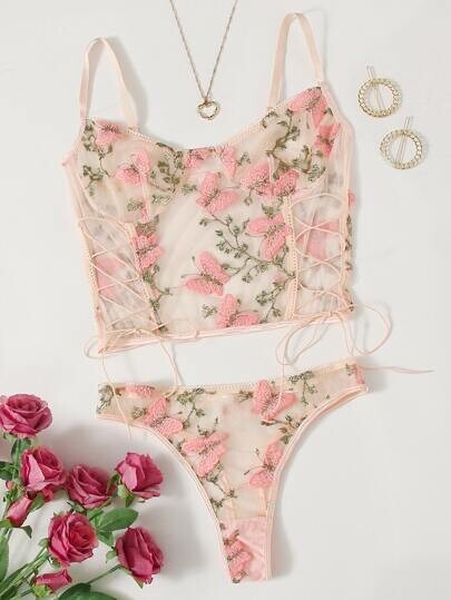 Ensemble de lingerie en tulle brodé à motif papillon
