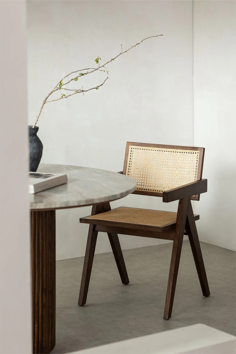 Chaise de salle à manger avec accoudoirs en bois de frêne et rotin Lali