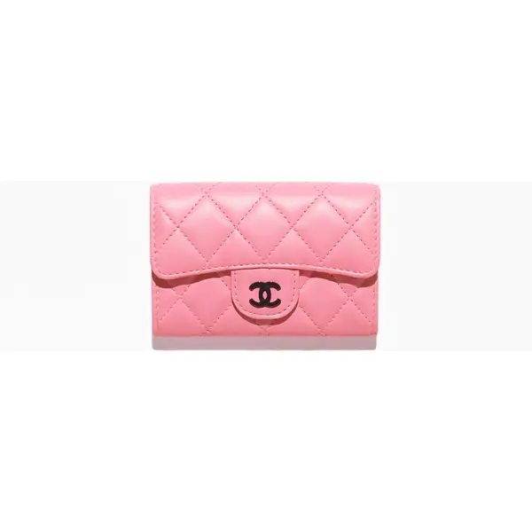 Porte-cartes à rabat classique - Agneau, émail & métal doré, rose corail — Mode | CHANEL