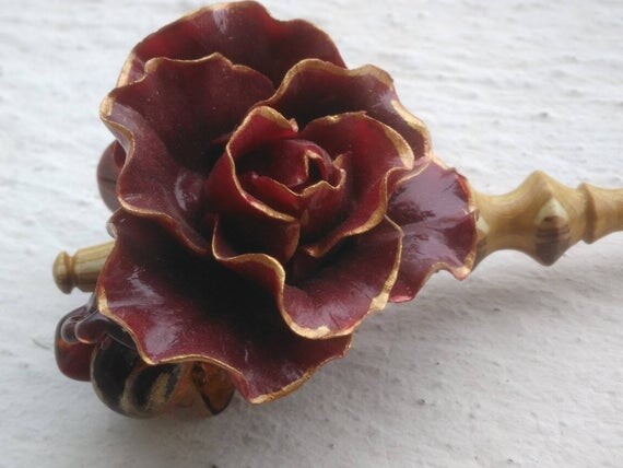Trio of roses red and gold - spike hair and/or pic shawl