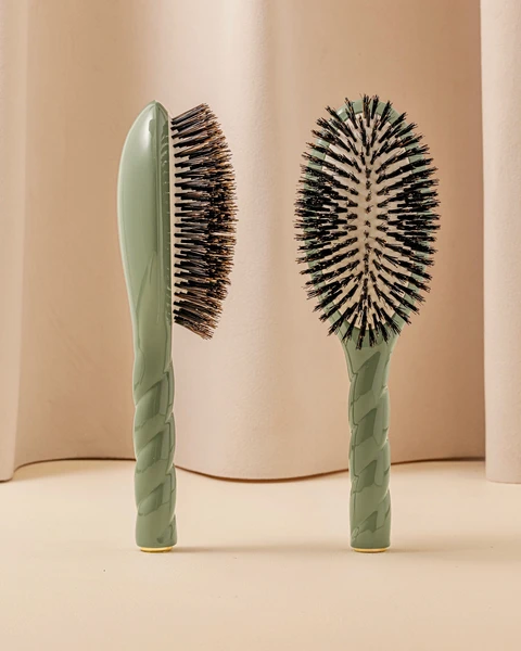 N.01 La Brosse Brillance & Soin l'Universelle Vert Amande