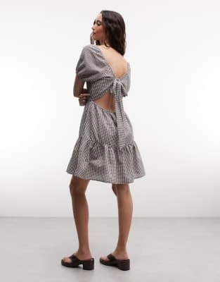 Noisy May - Robe courte en crépon à carreaux vichy avec volants et dos nu à liens - Chocolat