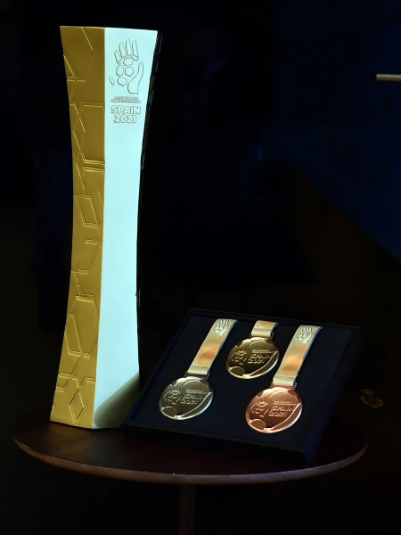 Trofeo y medallas mundial Balonmano 2021 - The Medal Company