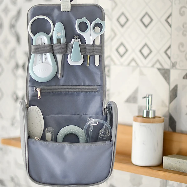 Trousse de toilette nomade + 9 accessoires green blue