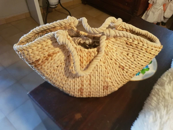 Borsa a mano in rafia