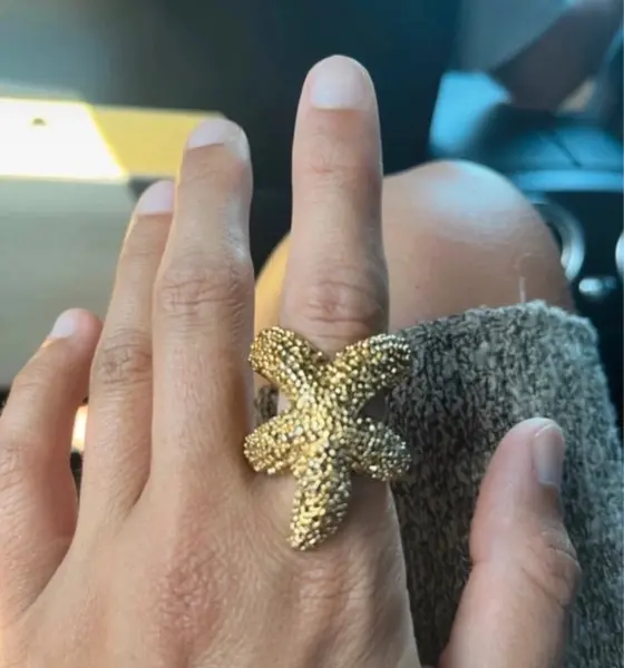 Bimba y Lola. Anillo dorado. Nuevo