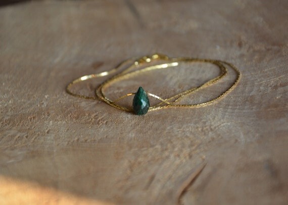 Neck collar drop green stone malachite or