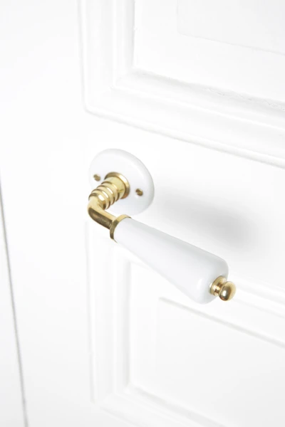 2 poignées sur rosace canon MERIGOUS, porcelaine de limoges, blanc/laiton D5