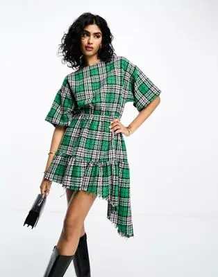 ASOS DESIGN - Robe babydoll courte en bouclé à carreaux - Vert | ASOS