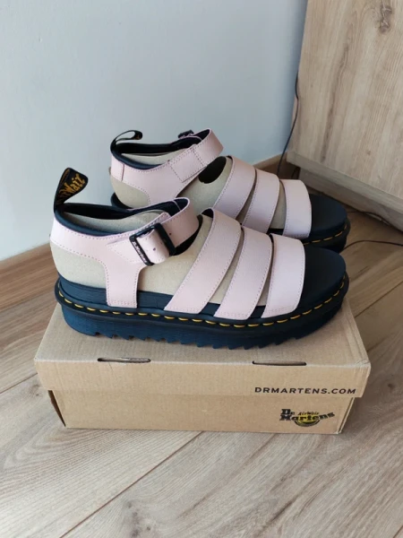 Sandales Dr. Martens neuves