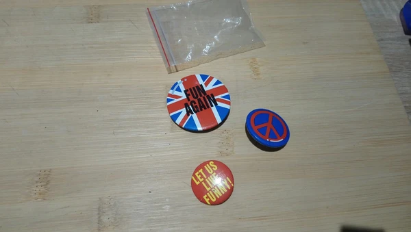 Badge london vintage