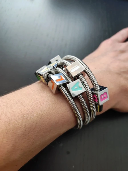 Pulseiras Bimba e Lola