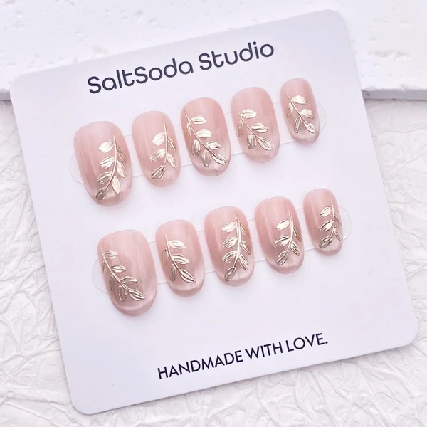 Presse-ongles à la feuille d'or : oeil de chat rose clair, ovale court