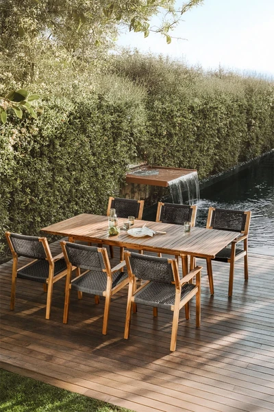 Ensemble table rectangulaire 160-210x90 cm extensible et 6 chaises de jardin avec accoudoirs en bois d'acacia Tenay