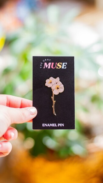 Épingle en émail de fleur de cerisier, cadeau en fleurs de cerisier, épinglette pour les amoureux des fleurs, badge en fleurs de cerisier, épingle à broche en fleurs de cerisier, accessoire botanique