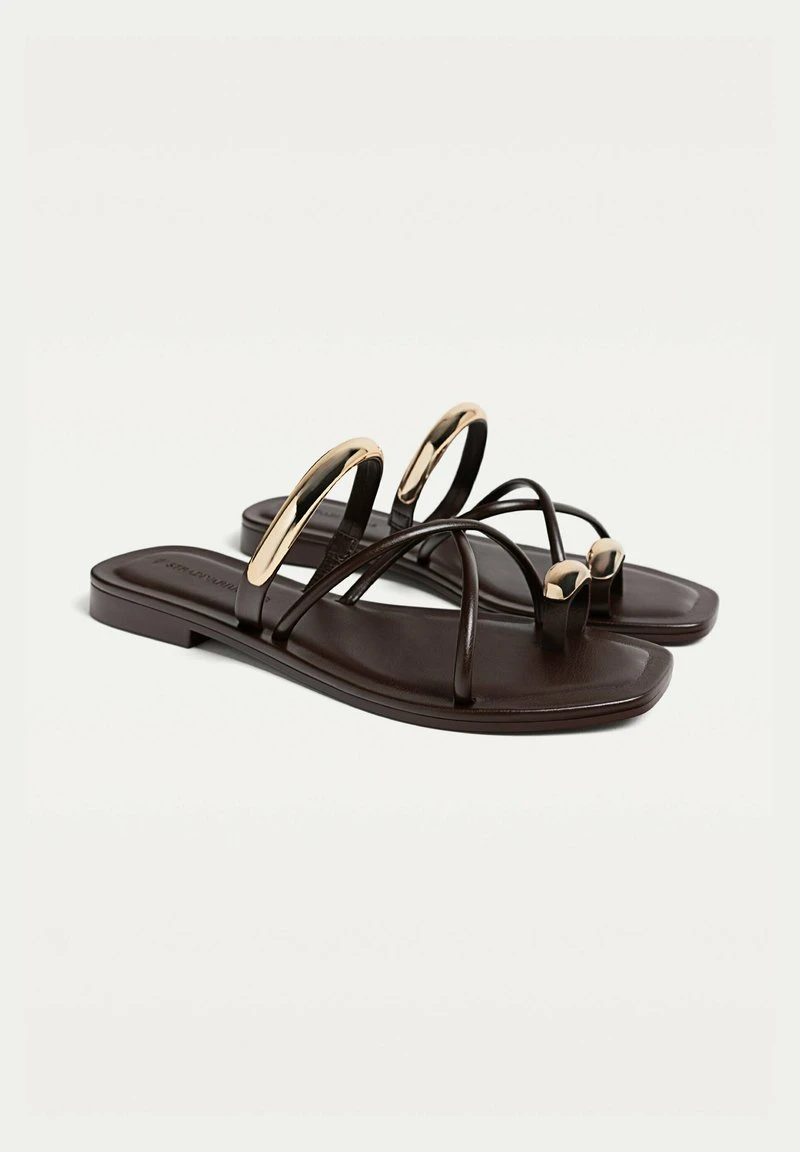 FLAT WITH METAL DETAIL - Tongs - brown