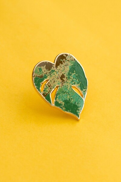 Épingle en émail Monstera, Cadeau Monstera, Épingle pour amoureux des fleurs, Badge Monstera, Épingle à broche Monstera, Accessoire botanique, Épingle à sac à dos